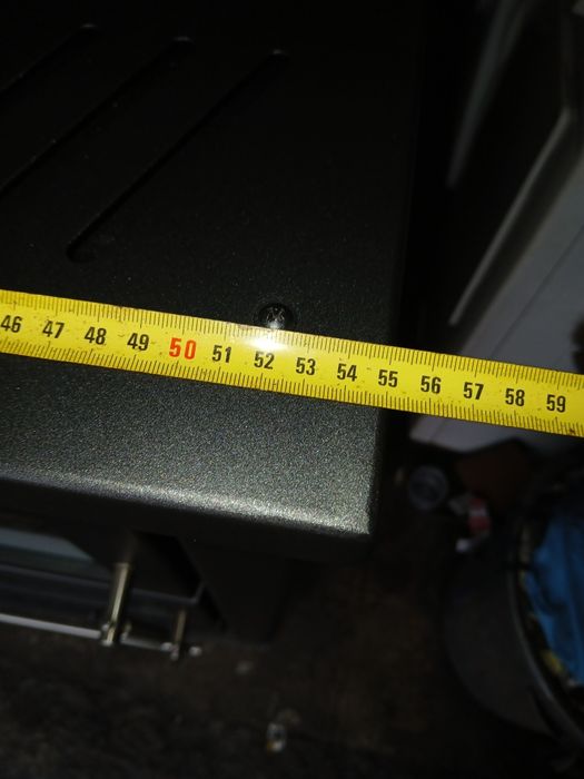 Vendo salamandra a lenha, com forno. Pouco usada, como nova.