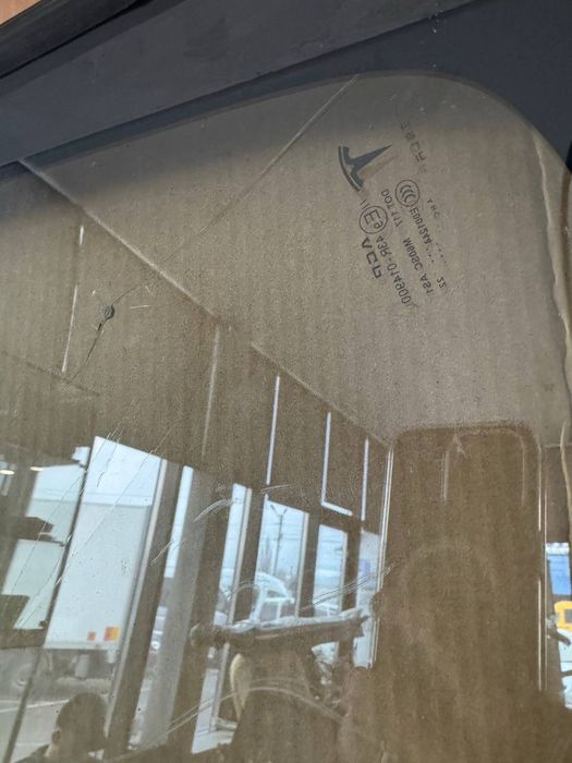 Лобове скло Tesla Model X 2022 3.0