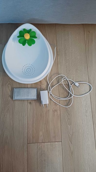 Poidelko fontanna dla kota AniOne