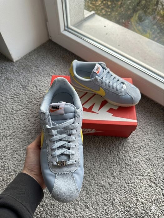 Nike cortez retro