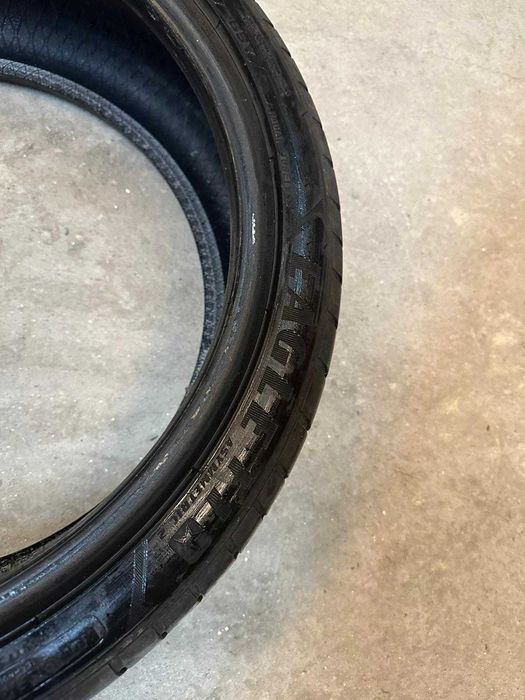 28 - Pneu good year 225/40 r19