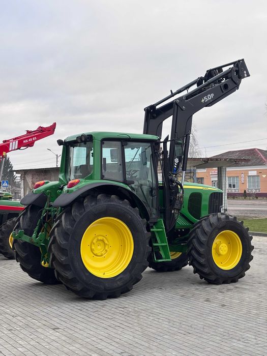 John Deere 6820 з фронтальним навантажувачемTrima