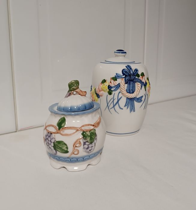 Potes Porcelana. Motivos Uvas e frutas. Como Novo