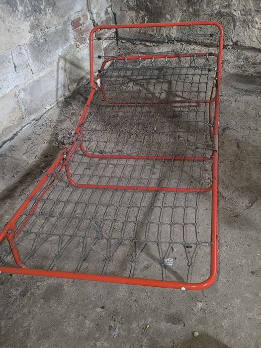 Łóżko polowe turystyczne