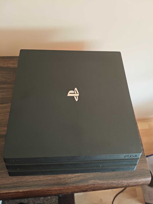 PlayStation 4 Pro 1TB (Rewizja CUH-7116B) + Oryginalny Karton + Pad