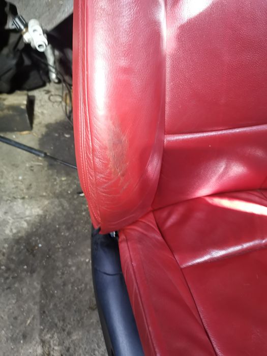 BMW E92 fotele czerwona skóra + boczki przedlif