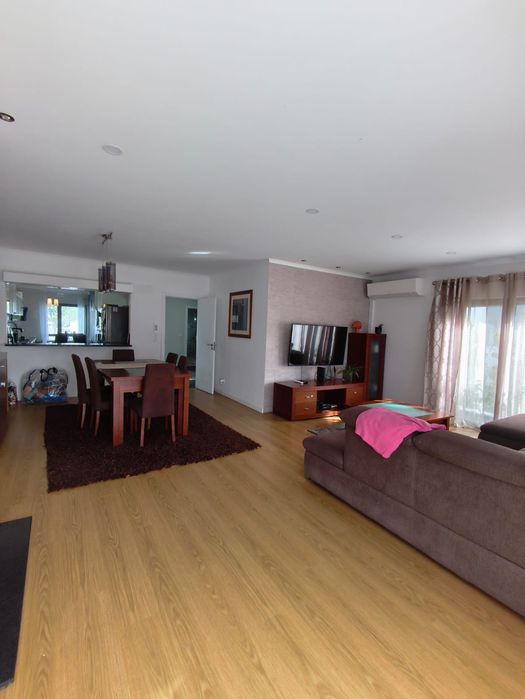 PARTICULAR - Moradia Contemporânea em Vila Verde, Terrugem (Sintra)