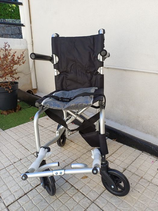 Cadeira de rodas leve e dobrável + almofada anti-escaras com buraco