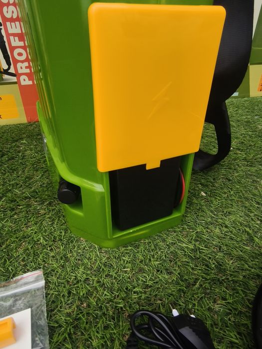 Акумуляторний обприскувач Procraft AS12