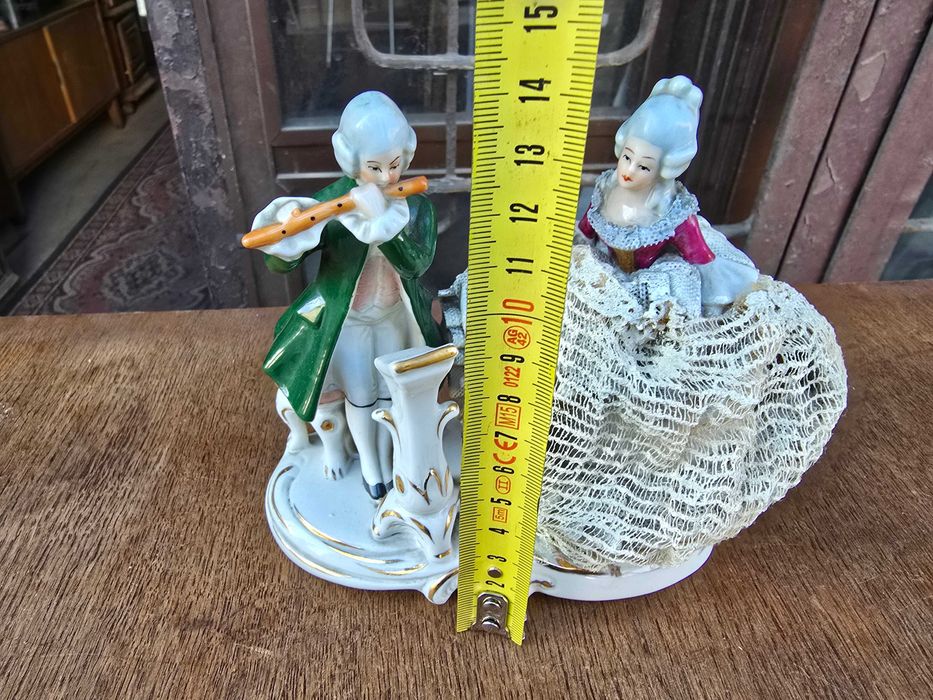 Stara porcelanowa figurka para GDR