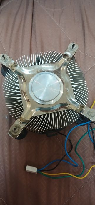 Кулер для ПК intel.