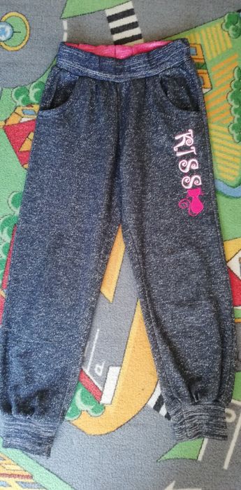 Spodnie dresowe rozmiar 122