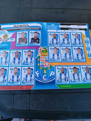 3 cadernetas 2017/18 de futebol incompletas
