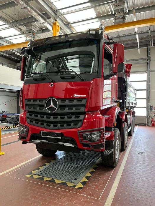 Mercedes-Benz