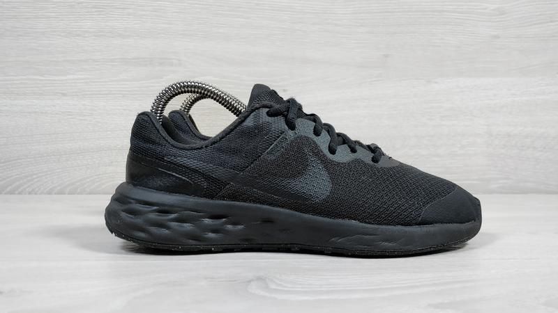 Оригінальні кросівки Nike Revolution 6 Black