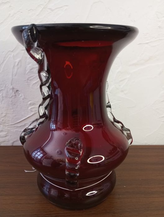 Wazon szkło artystyczne w kolorze rubinu ozdoba dekoracja vintage