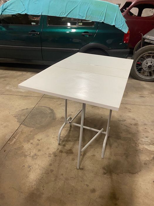 Mesa branca retangular