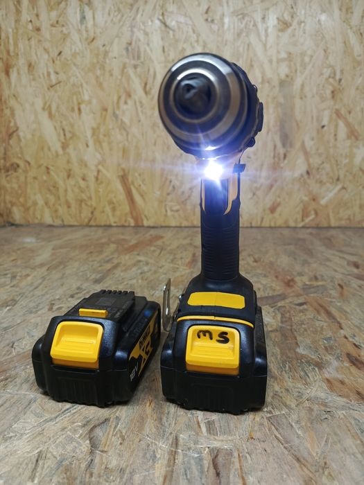 Wiertarko wkrętarka DeWalt dcd 778 2x4ah