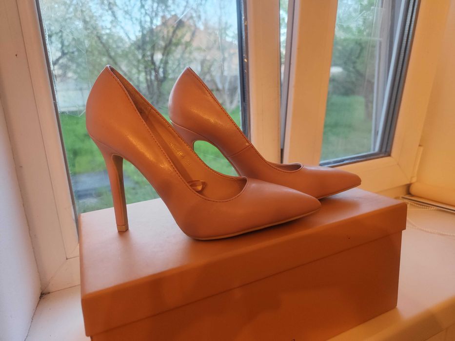 Лодочки тілесного коліру