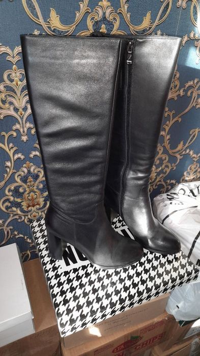 Сапоги высокие на среднем каблуке кожаные демисезон