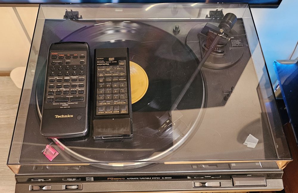 Technics zestaw audio 4-komponentowy, gramofon, piloty bdb. stan