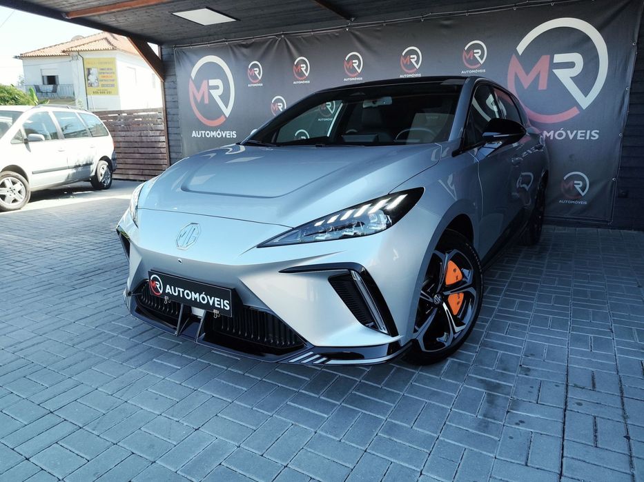MG MG4 64 kWh XPower Luxury
