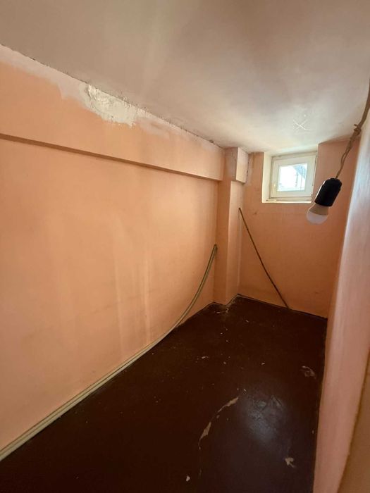 ТЕРМІНОВО ПРОДАМ 1км Чешка 46квадратів ,Косметичний ремонт можна жити