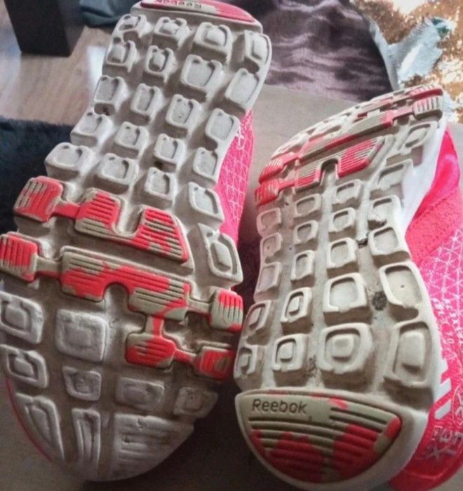 fajne różowe adidasy