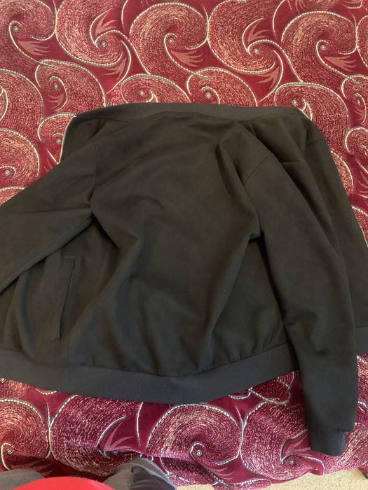 Продам бомбер размер S