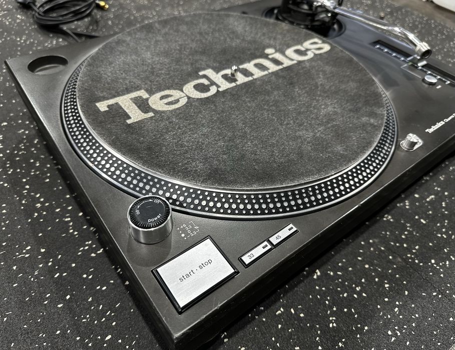 1x technics SL-2210M3D