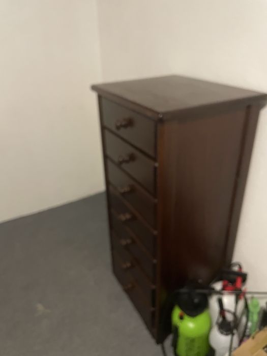 Gaveteiro Alto Tradicional em Madeira Maciça — 60€