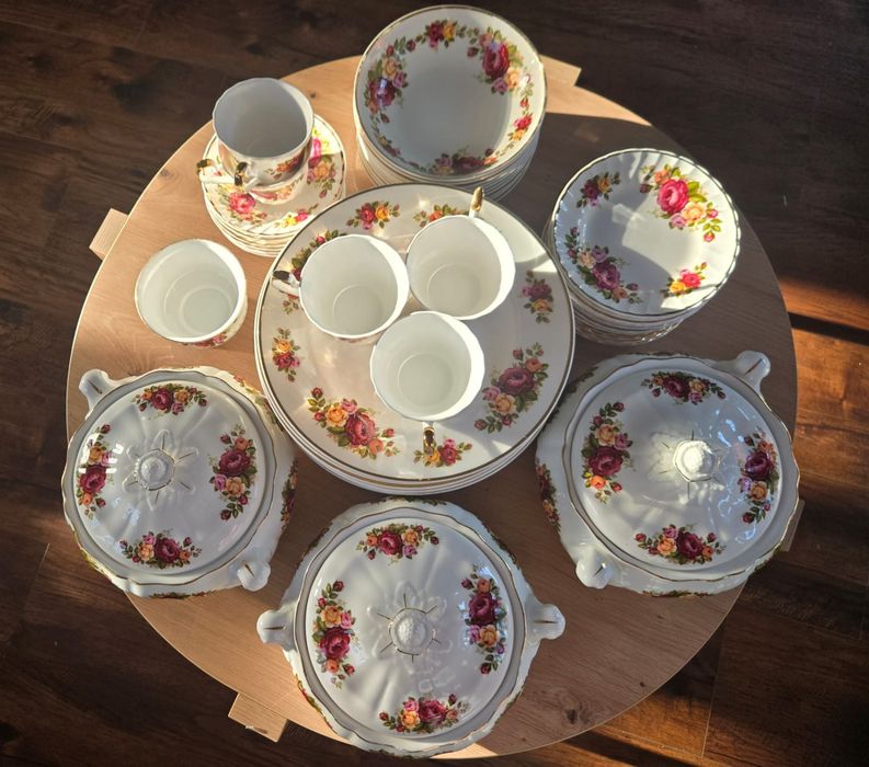 Elegancki serwis porcelany angielskiej Sheriden Bone China