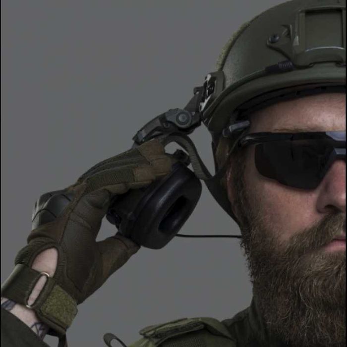 Кріплення адаптер "Чебурашка" для активних навушників на шолом. Олива.