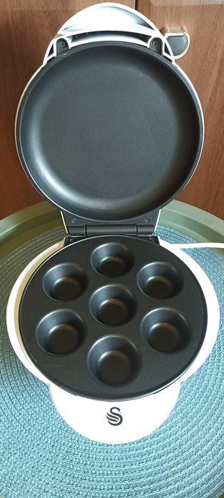 Opiekacz do babeczek muffinek w dobrym stanie