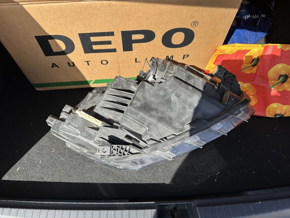 Ótica esquerda original Dacia Duster 9/2021 (apenas Led avariado)