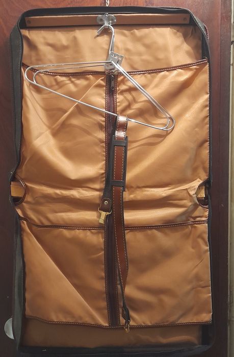 Porta fatos com cabide