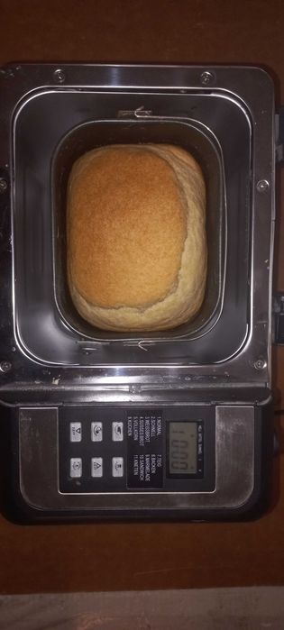 Продам хлебопечку Clatronic