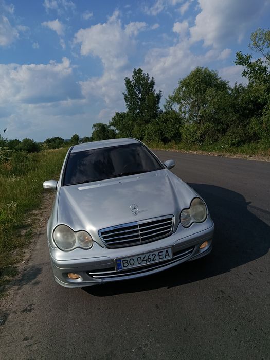 Мерседес w203 2.2 2005 рік