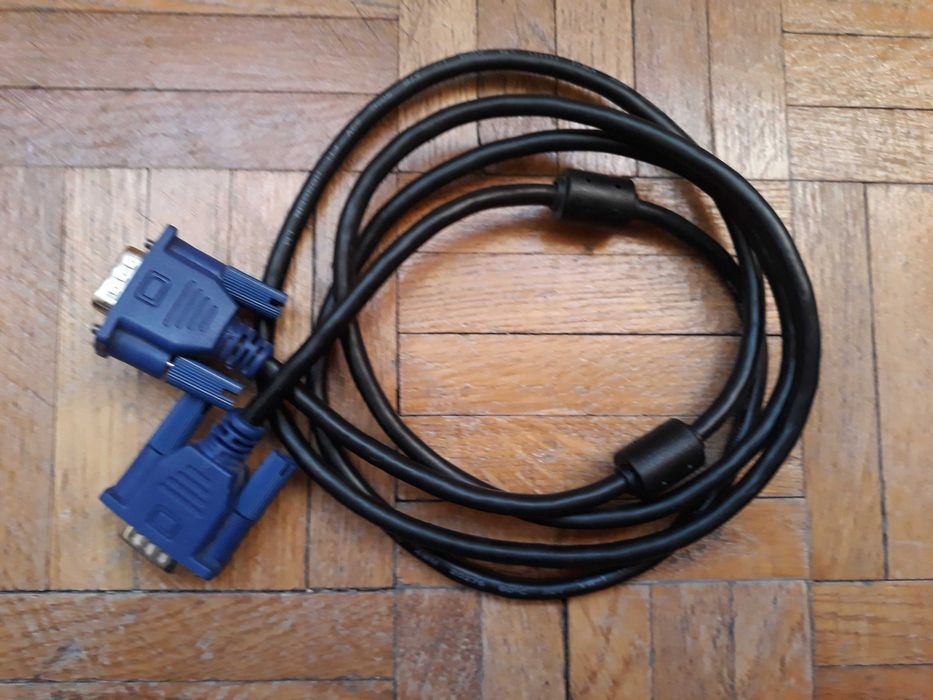 Kabel VGA / D-sub do podłączania monitora