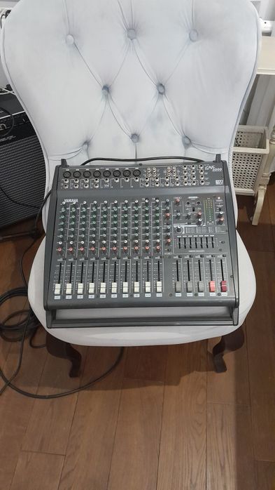 Активний мікшерний пульт Yamaha EMX2000