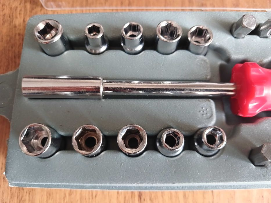 Набор 24 сменных бит головок отверток 28Pcs Bit Set авто