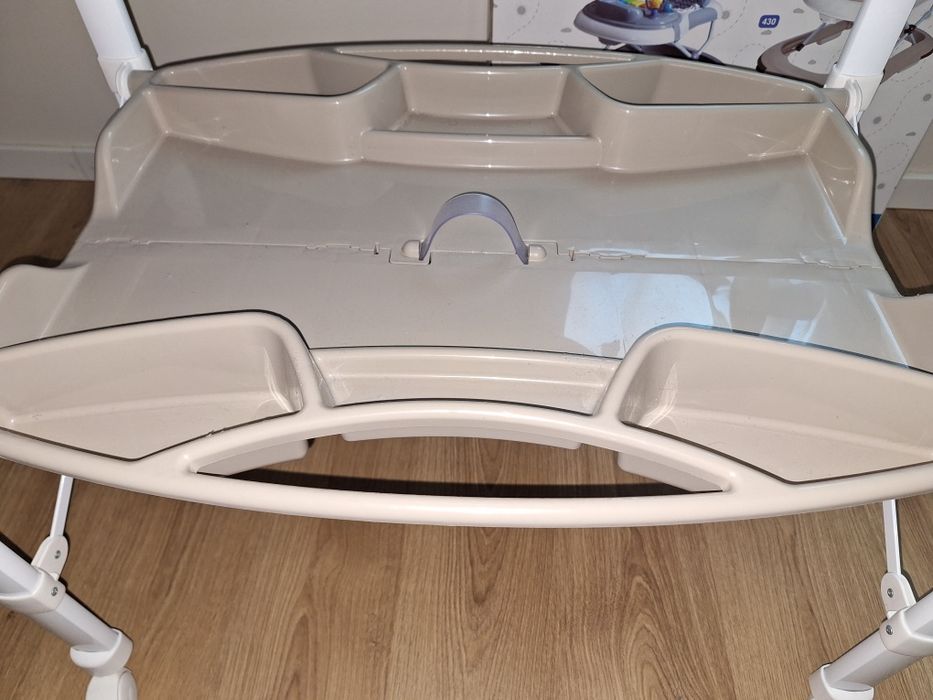 Banheira de bebe com muda fraudas