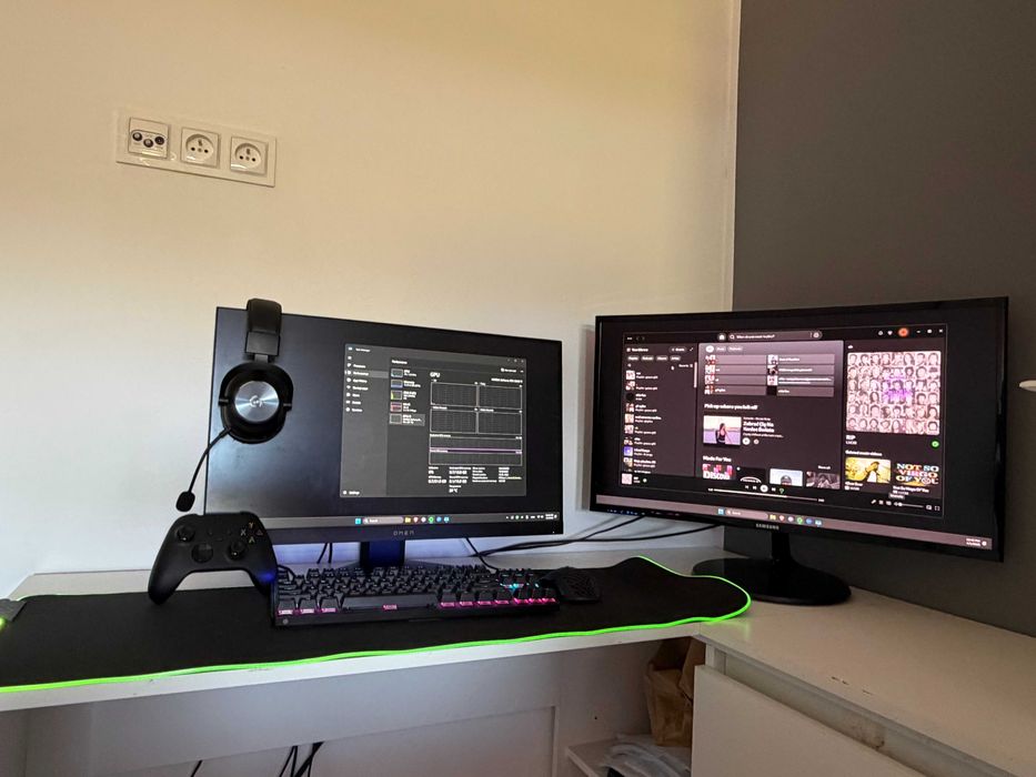 Komputer  IntelCore i7, karta graficzna NVIDA + akcesoria