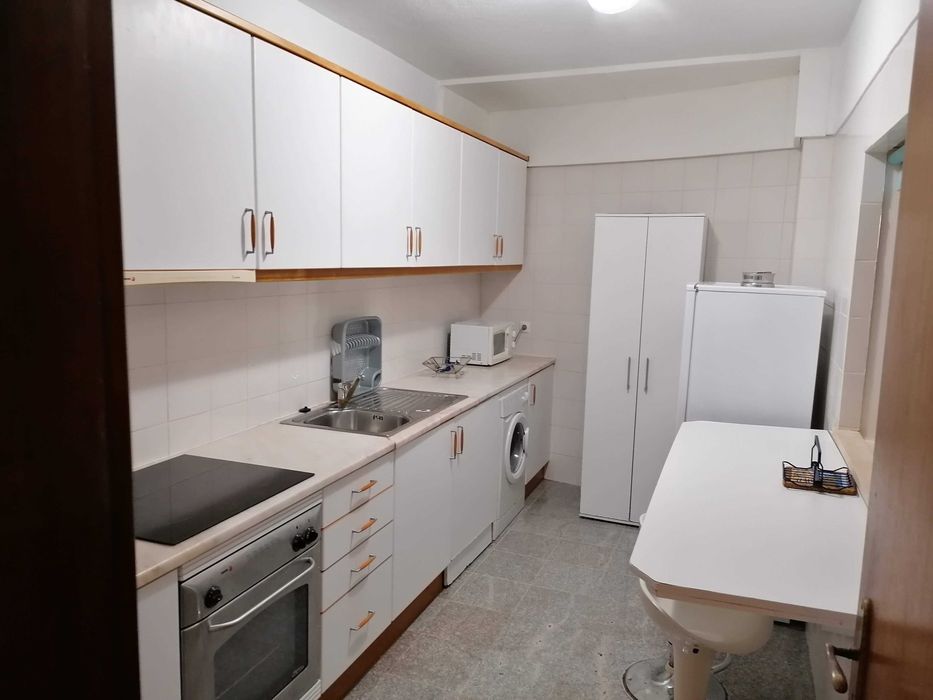 Apartamento T1+1 - Aluguer longa duração - Contrato Anual