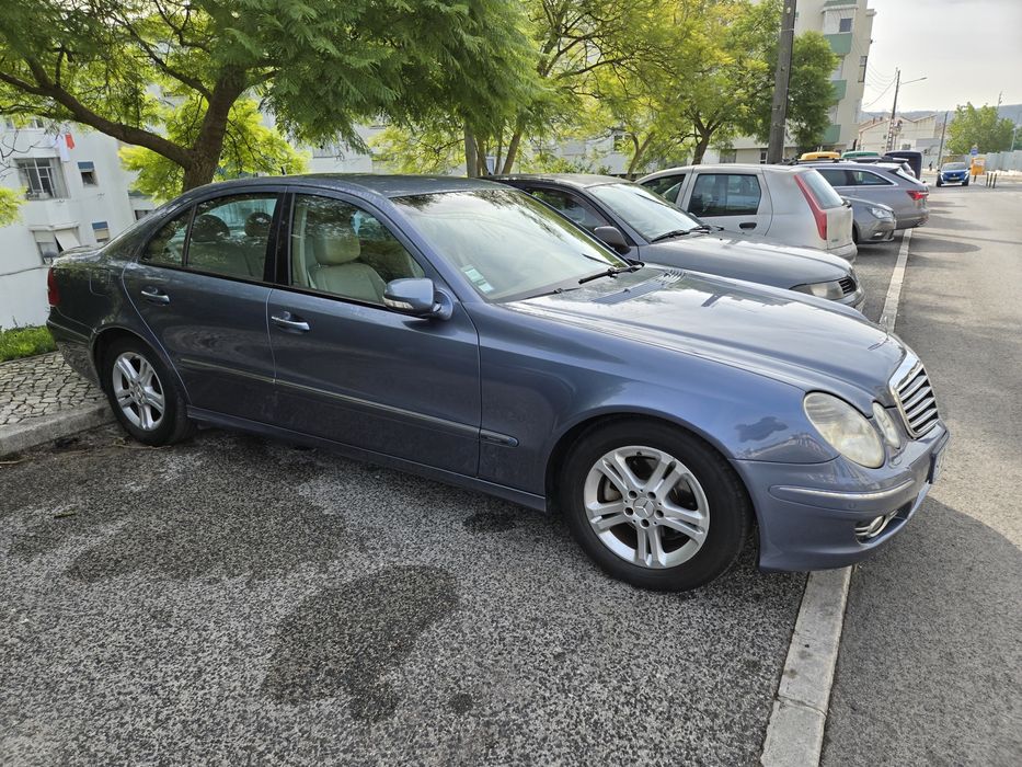 Mercedes-Benz E220 CDI Avantgarde Aut. Nacional com 189mil km.