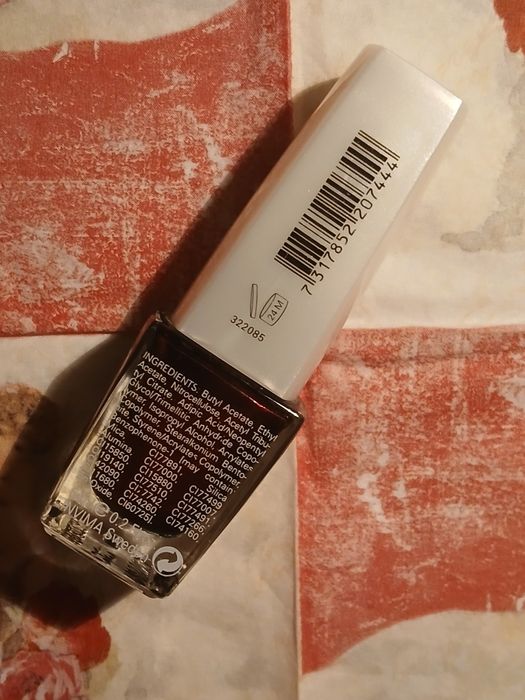 Lakier do paznokci IsaDora