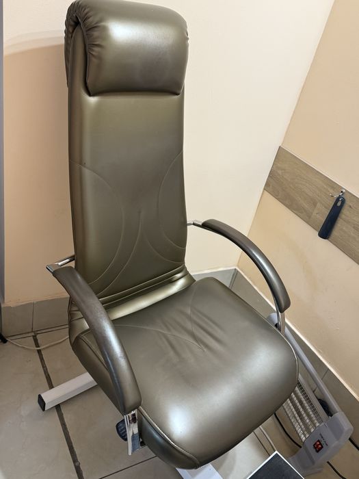Продам педикюрное кресло, стол для маникюра