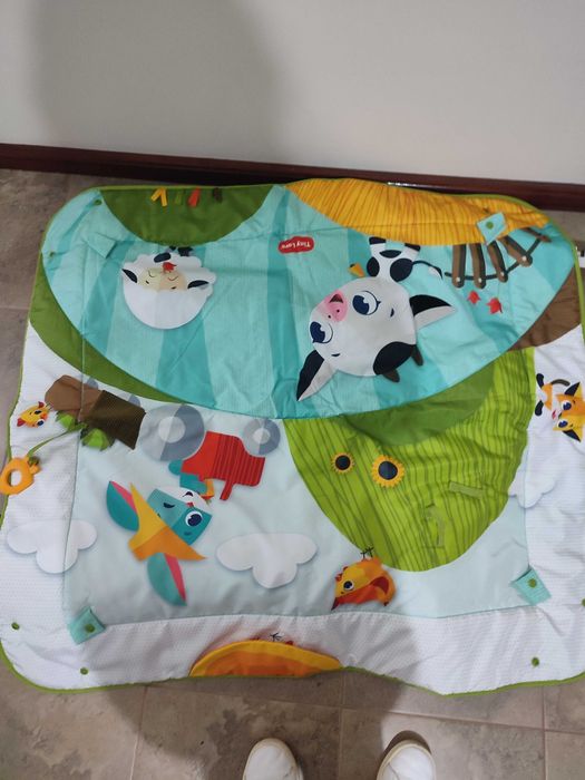 Tapete / Ginásio de Atividades Bebé Tiny Love Gymini Kick & Play (Com Caixa)