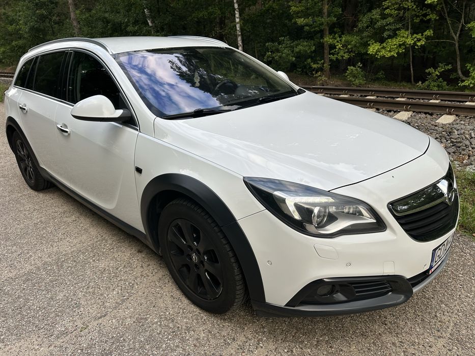 Opel insignia uszkodzona