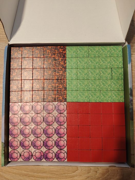 300szt klocki magnetyczne typu Minecraft, 12 wzorów po 25szt